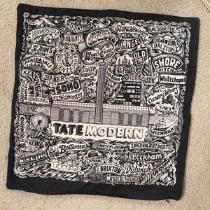 NWT London Museum of Modern art Tate pillow case